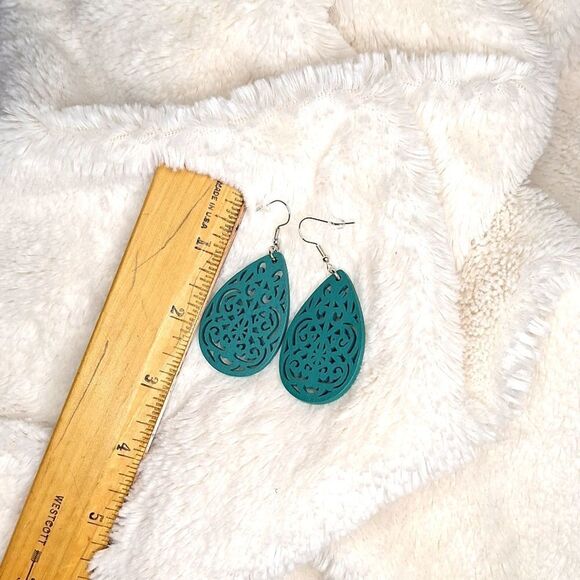 TEAL  teardrop wood carved boho earrings ethnic design - Picture 2 of 2